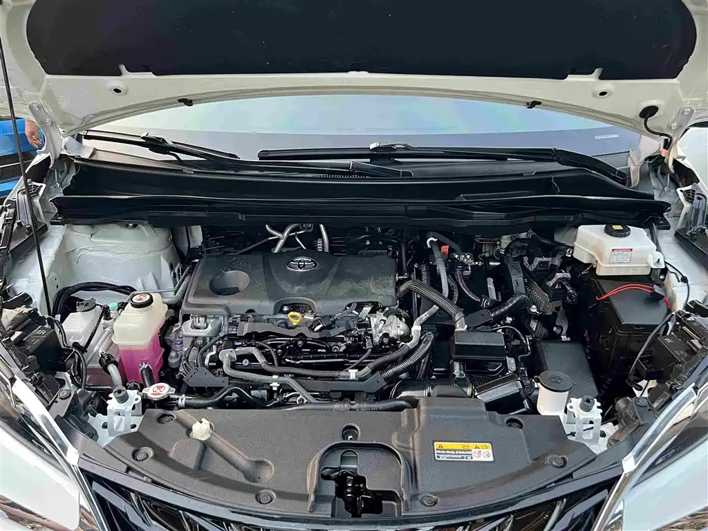 Toyota Sienna — фото 24