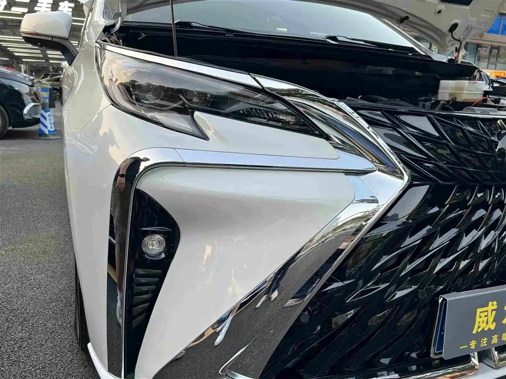 Toyota Sienna — фото 25
