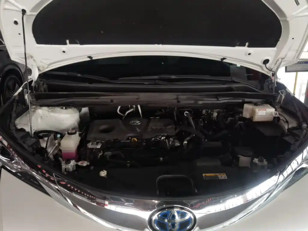 Toyota Sienna — фото 20