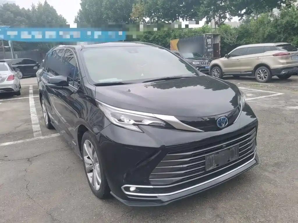 Toyota Sienna — фото 4