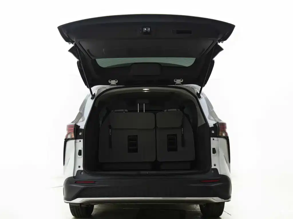 Toyota Granvia — фото 14