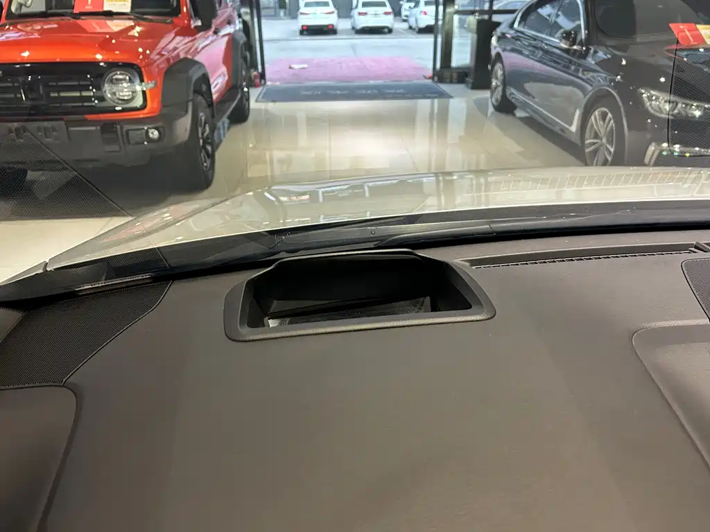 Toyota Granvia — фото 13