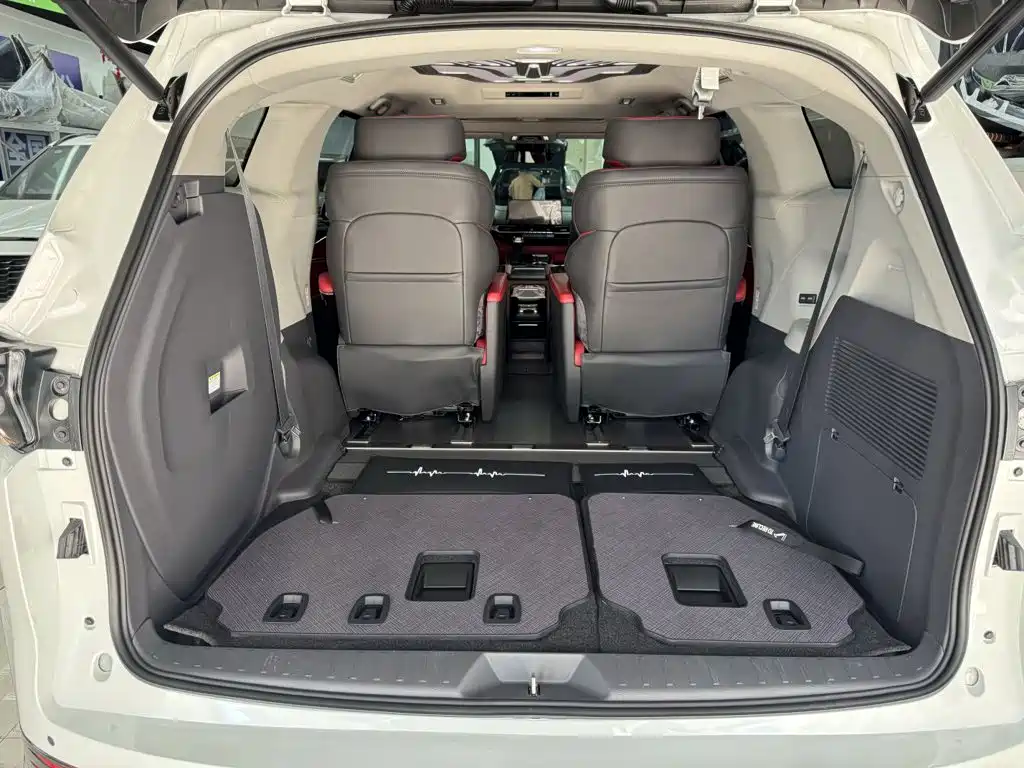 Toyota Sienna — фото 2