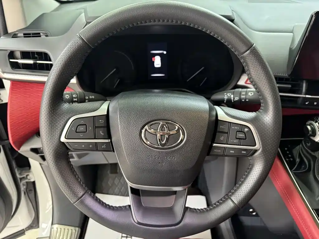Toyota Sienna — фото 15