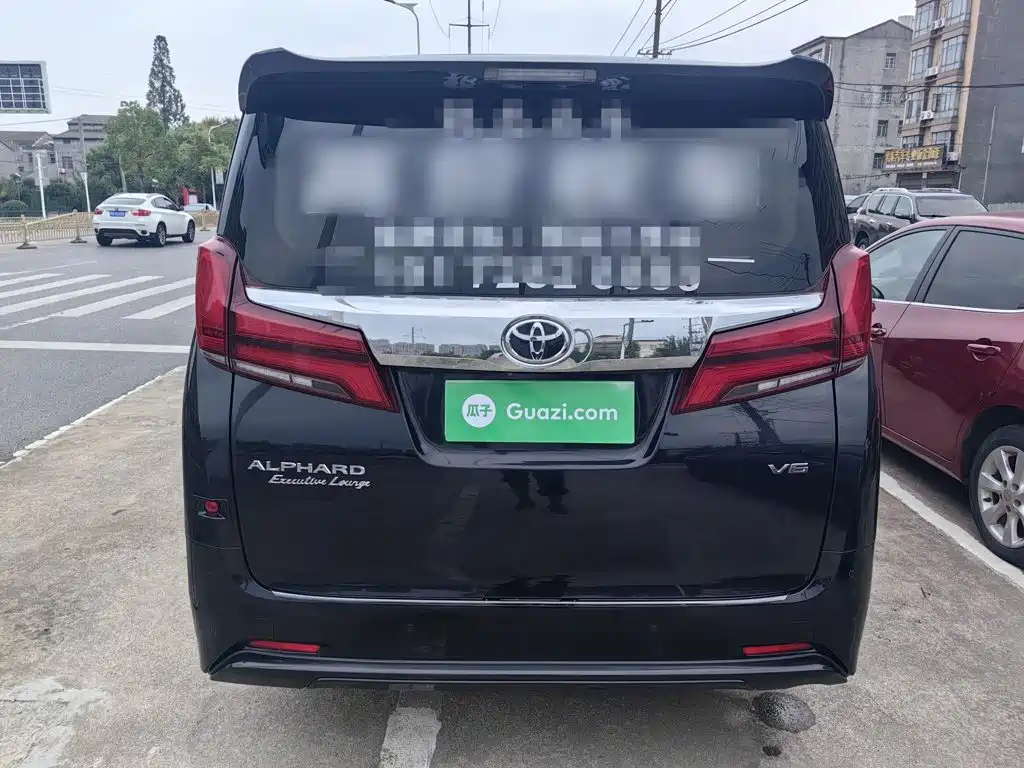 Toyota Alphard — фото 6