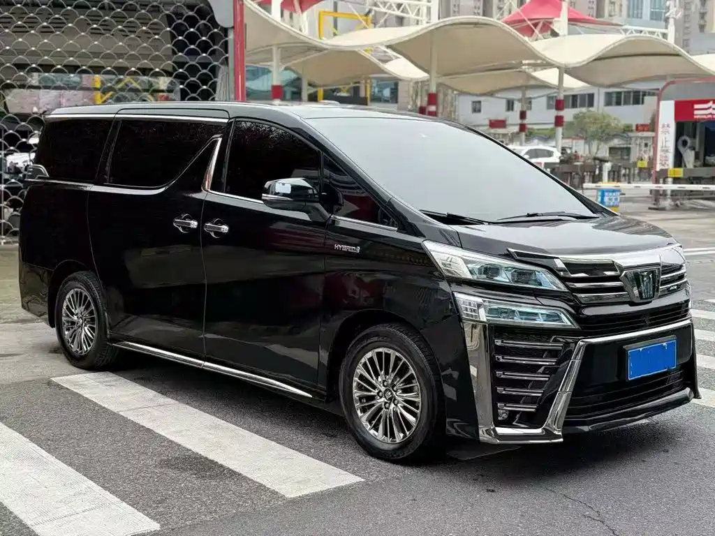 Toyota Vellfire — фото 3