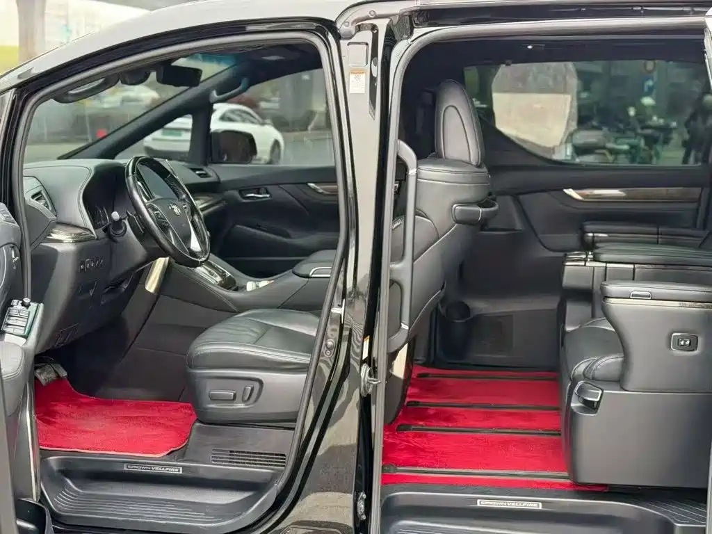 Toyota Vellfire — фото 5