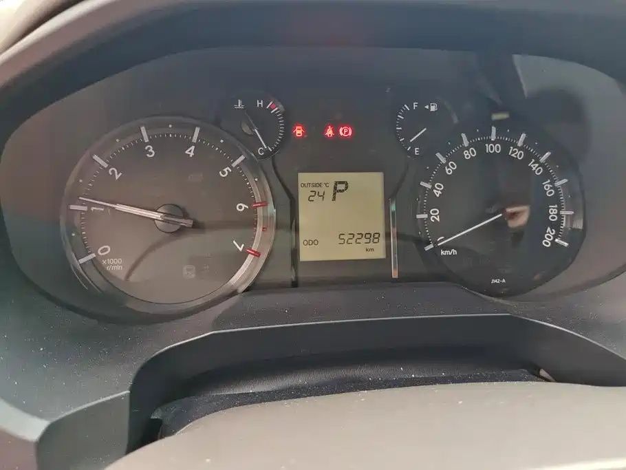 Toyota RAV4 — фото 14