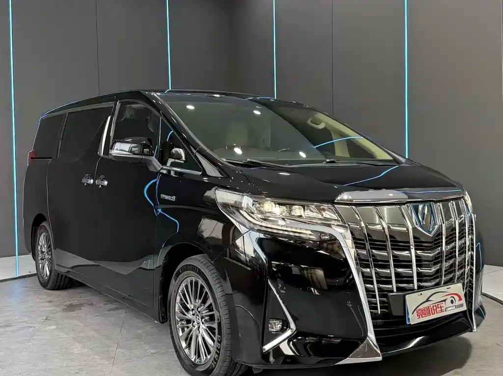 Toyota Alphard — фото 3
