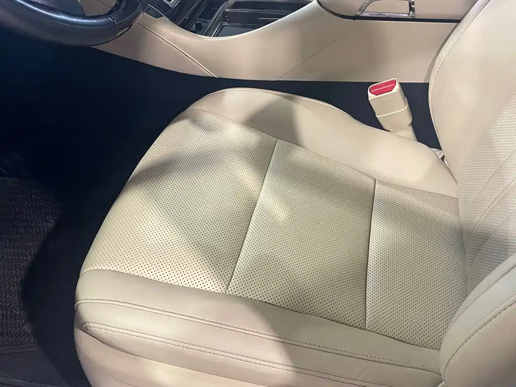 Toyota Alphard — фото 6