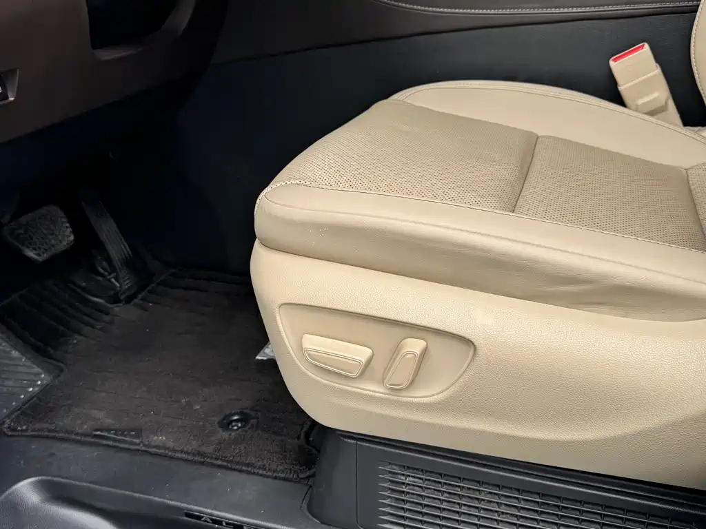 Toyota Alphard — фото 8
