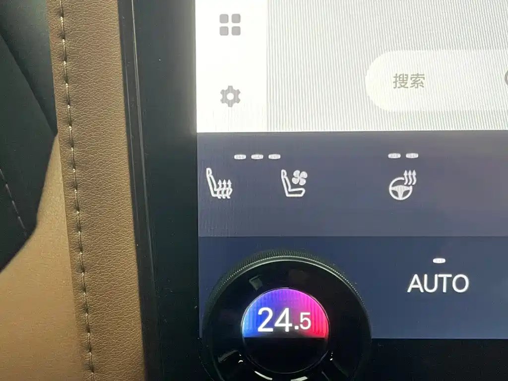 Toyota Alphard — фото 17
