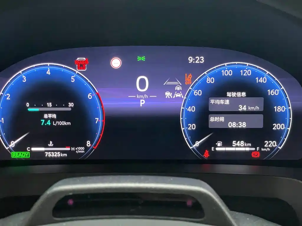 Toyota Alphard — фото 22
