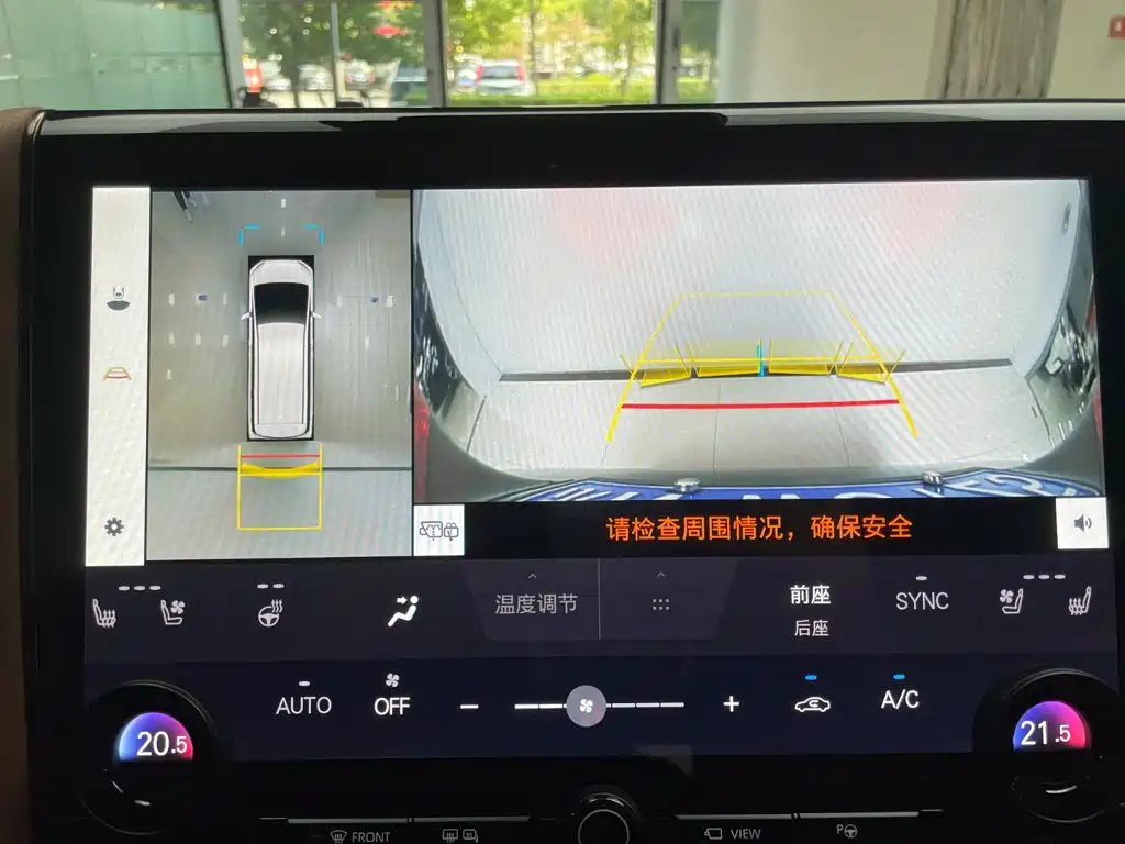 Toyota Alphard — фото 23