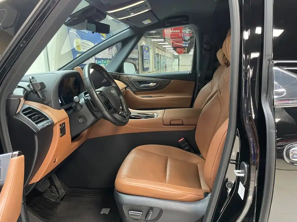 Toyota Alphard — фото 8