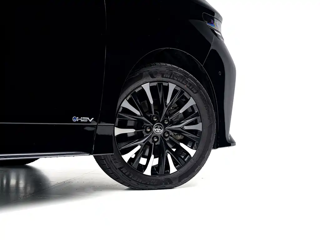 Toyota Alphard — фото 5