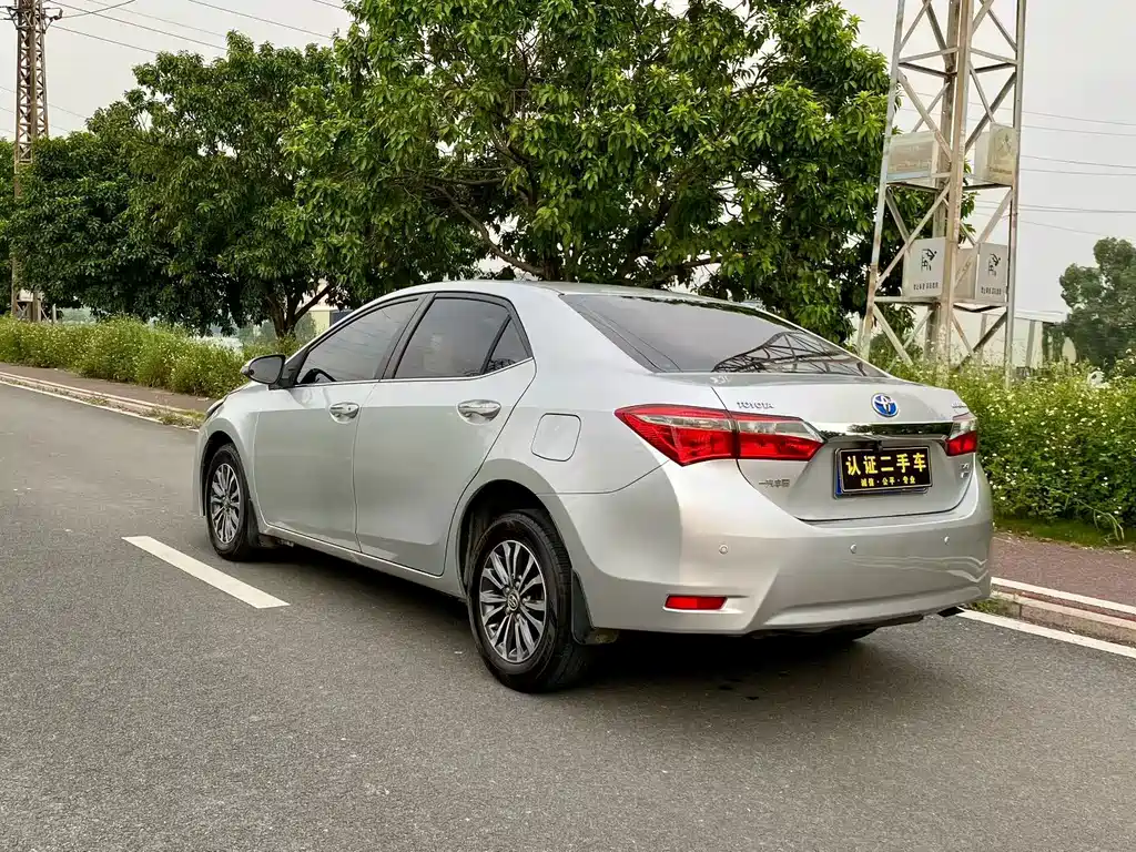 Toyota Corolla — фото 4