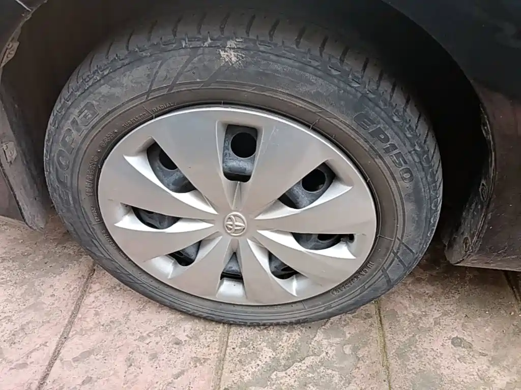 Toyota Yaris L — фото 23