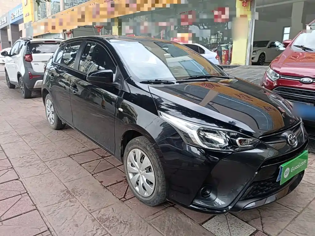 Toyota Yaris L — фото 4