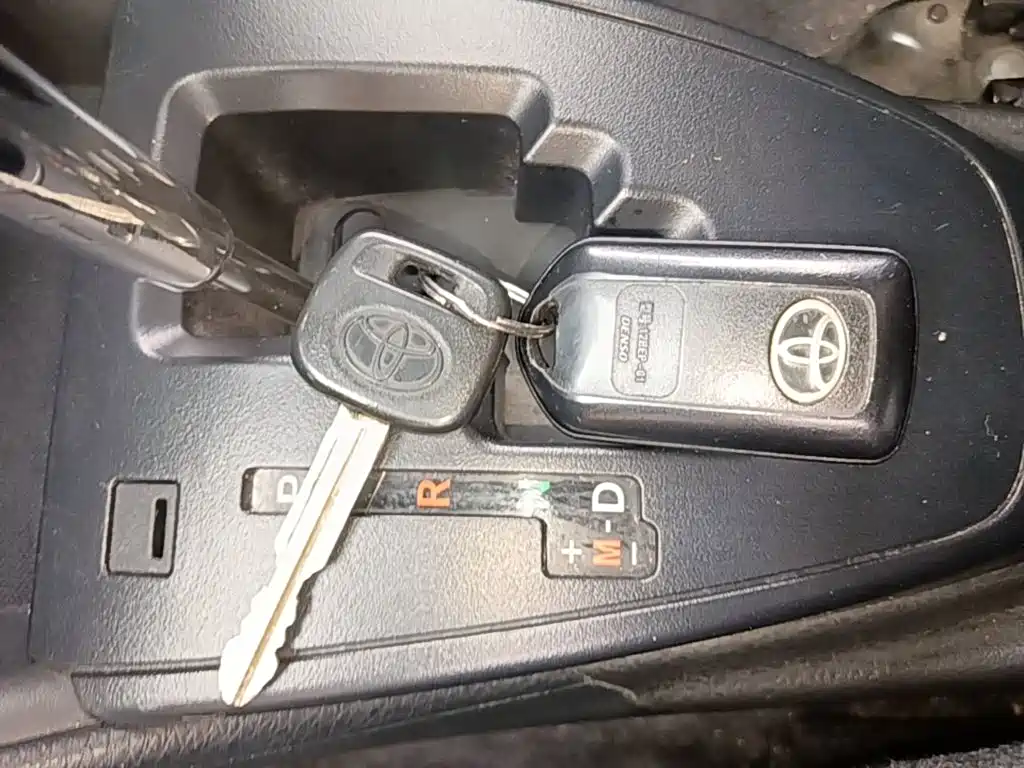 Toyota Yaris L — фото 9