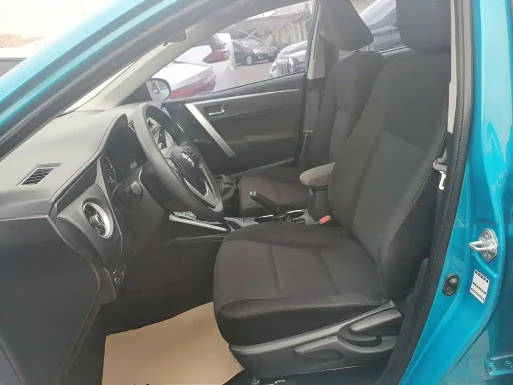Toyota Corolla Hybrid — фото 15