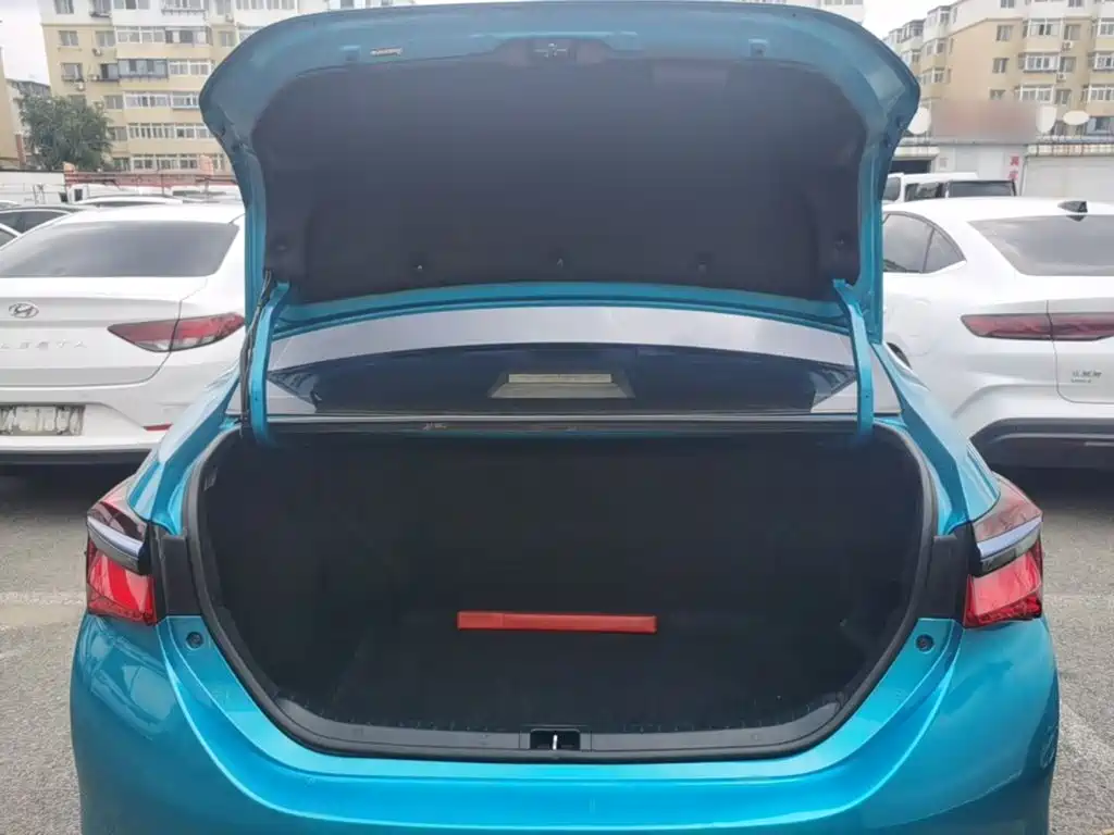 Toyota Corolla Hybrid — фото 19