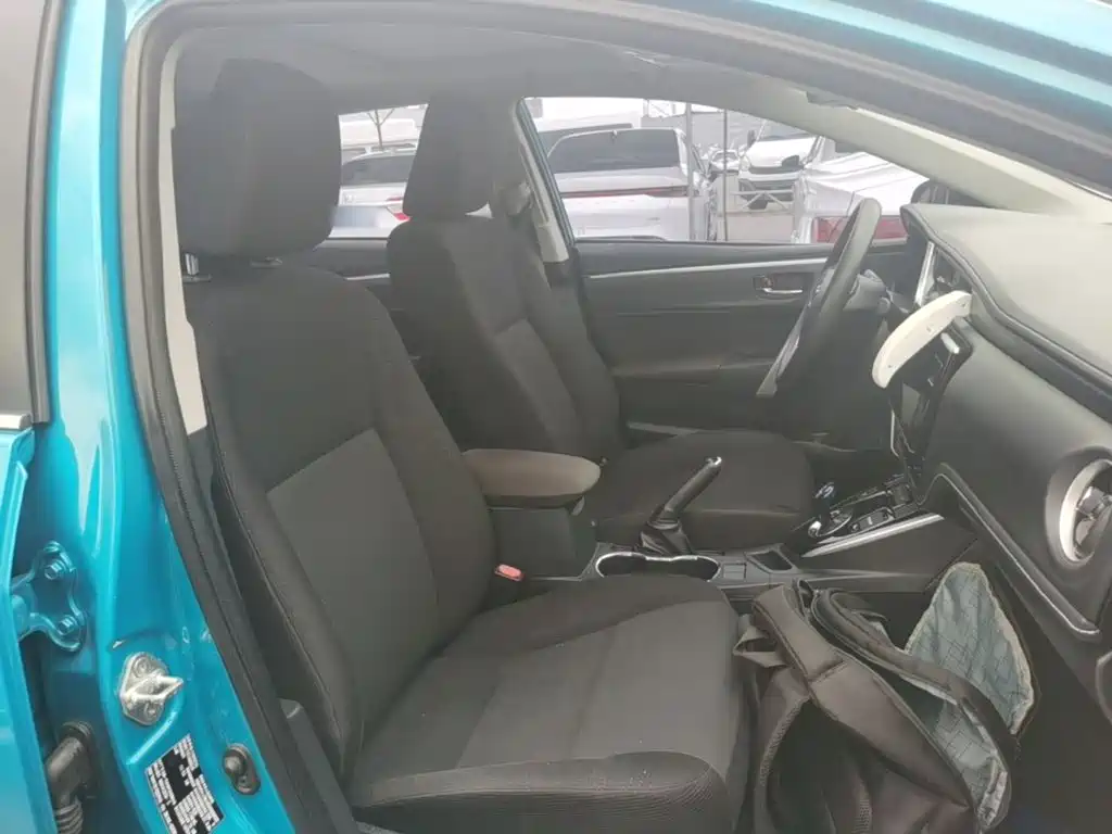 Toyota Corolla Hybrid — фото 25