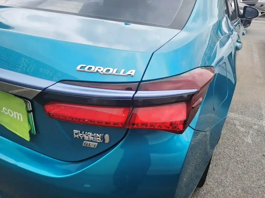 Toyota Corolla Hybrid — фото 8
