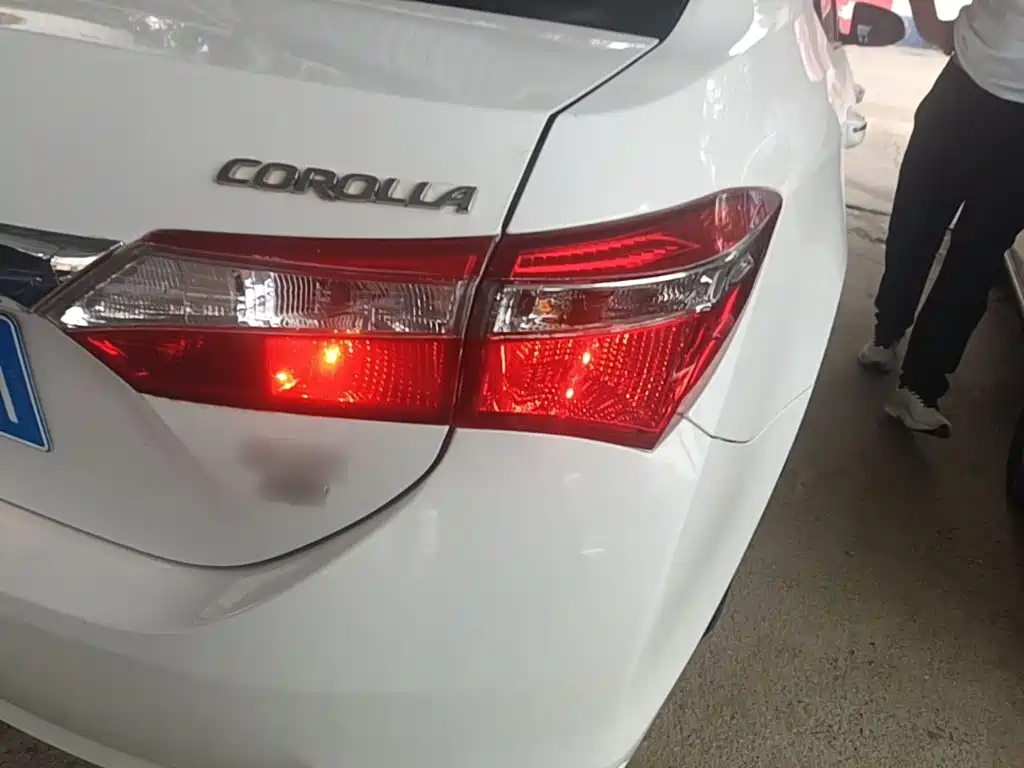 Toyota Corolla — фото 24