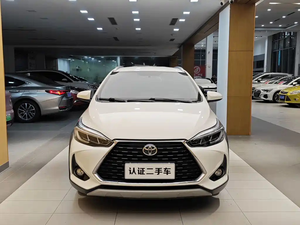 Toyota Yaris L — фото 3