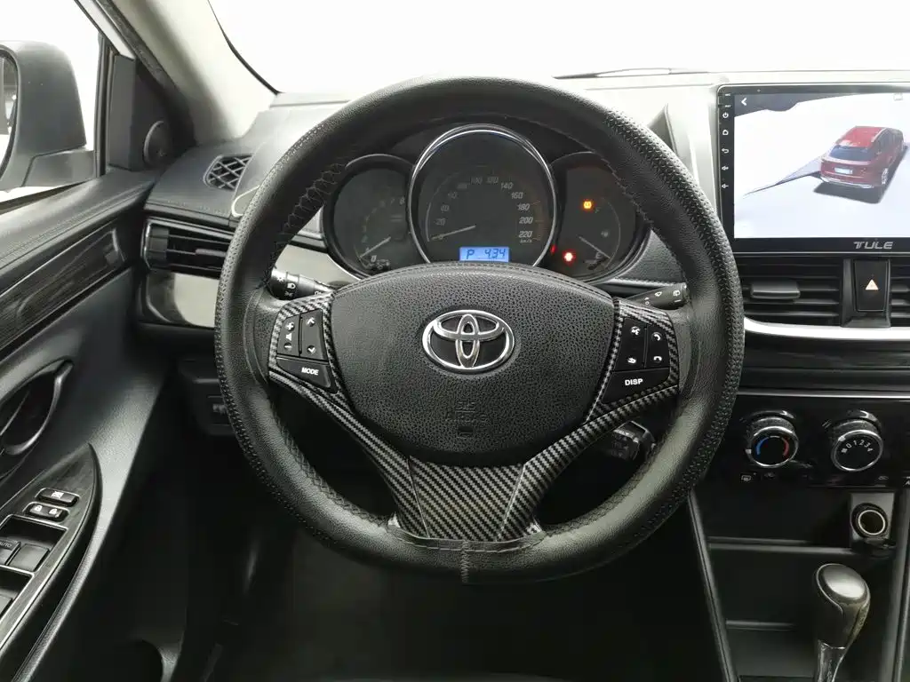 Toyota Yaris L — фото 11