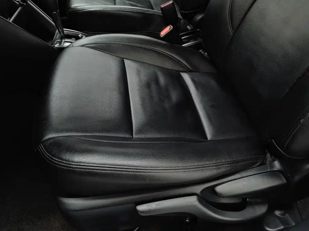 Toyota Yaris L — фото 20
