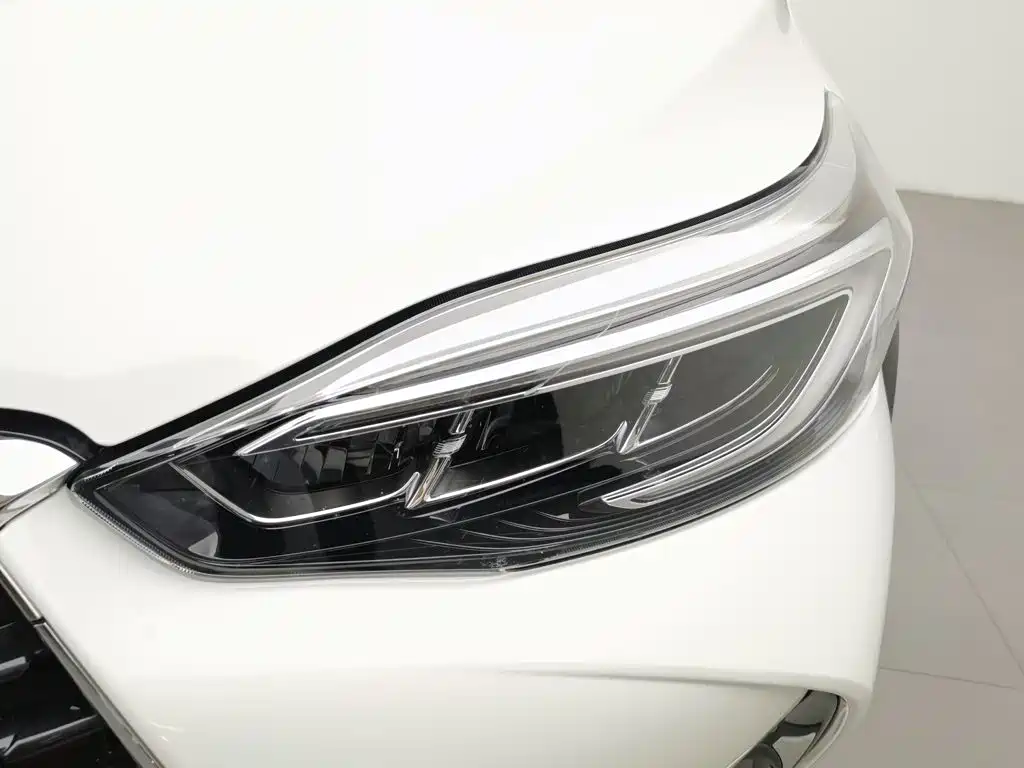 Toyota Yaris L — фото 7