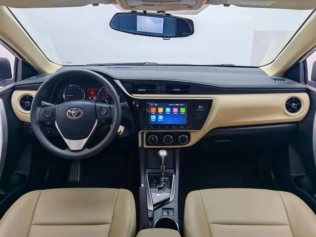 Toyota Corolla — фото 15