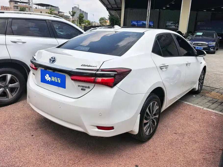 Toyota Corolla — фото 3