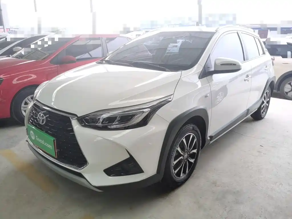 Toyota Yaris L — фото 2