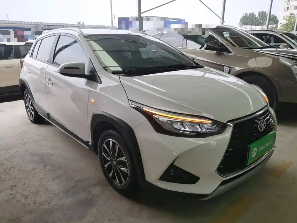 Toyota Yaris L — фото 4