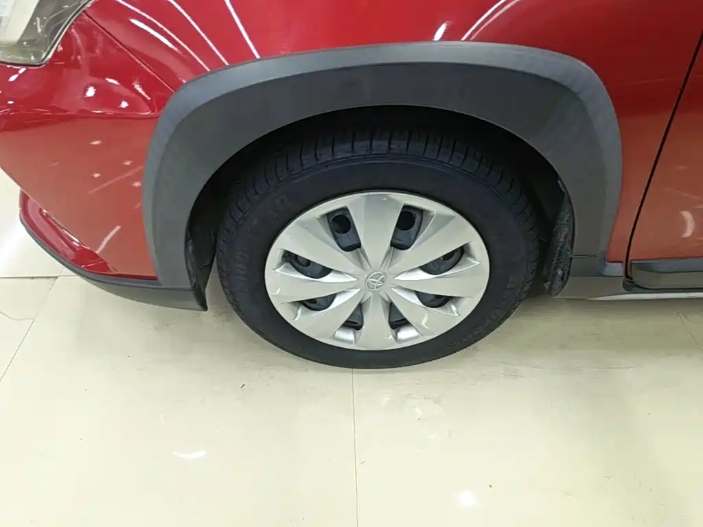 Toyota Yaris L — фото 23