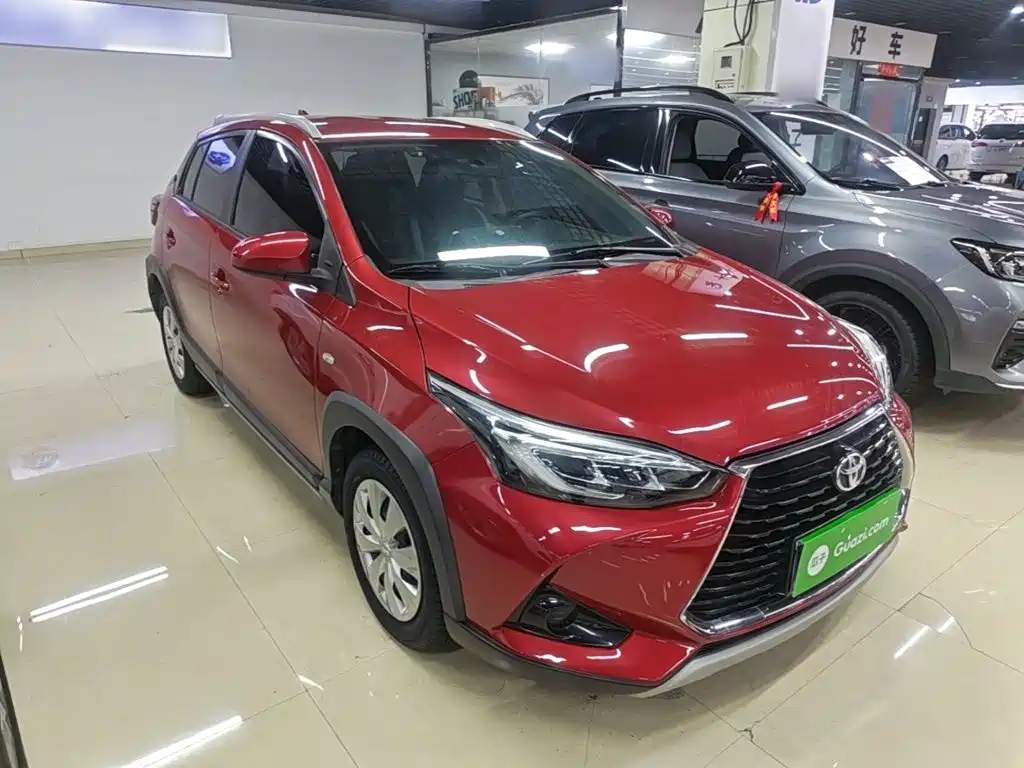 Toyota Yaris L — фото 4