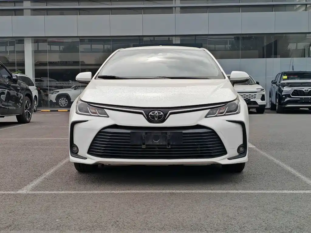 Toyota Corolla — фото 2