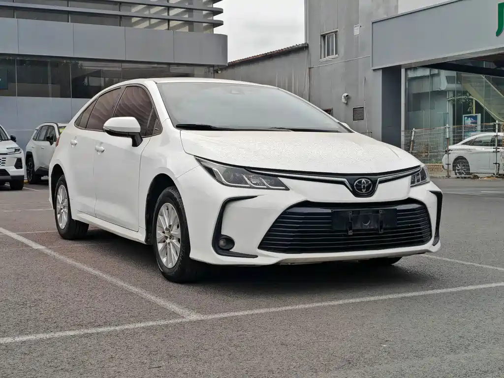 Toyota Corolla — фото 3