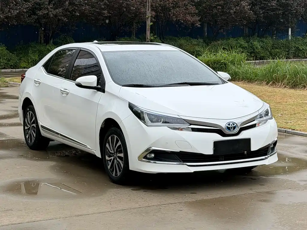 Toyota Corolla — фото 3