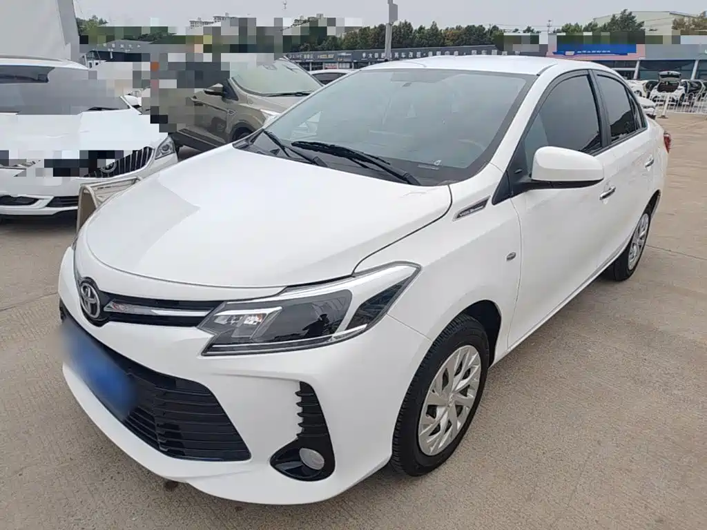 Toyota Vios — фото 2