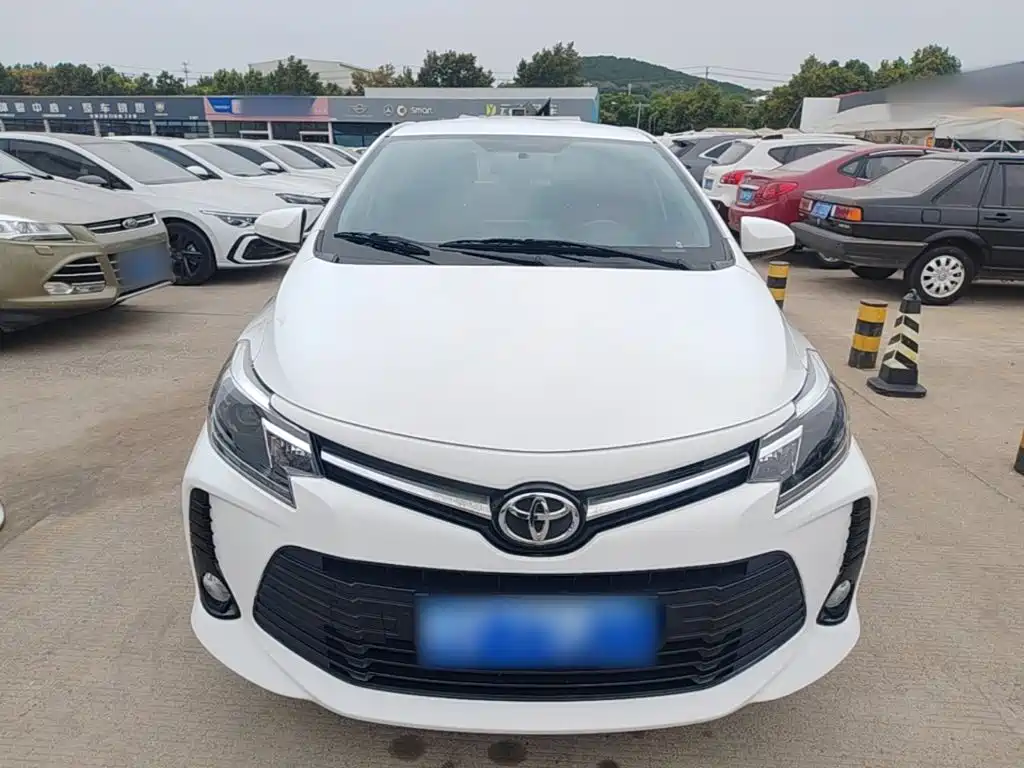 Toyota Vios — фото 3