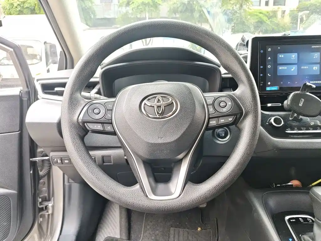 Toyota Corolla — фото 3