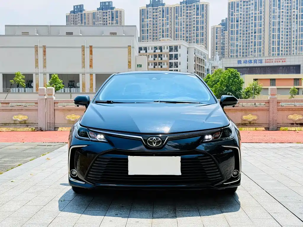 Toyota Corolla — фото 2
