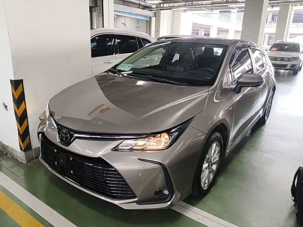 Toyota Corolla — фото 2