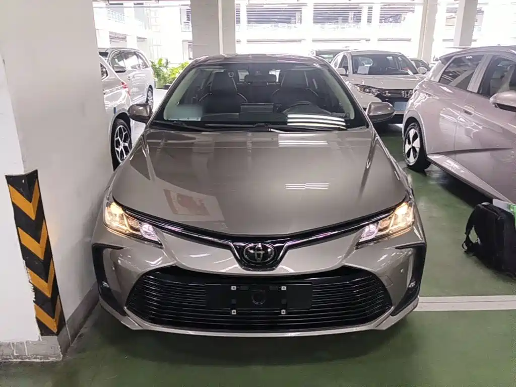 Toyota Corolla — фото 3