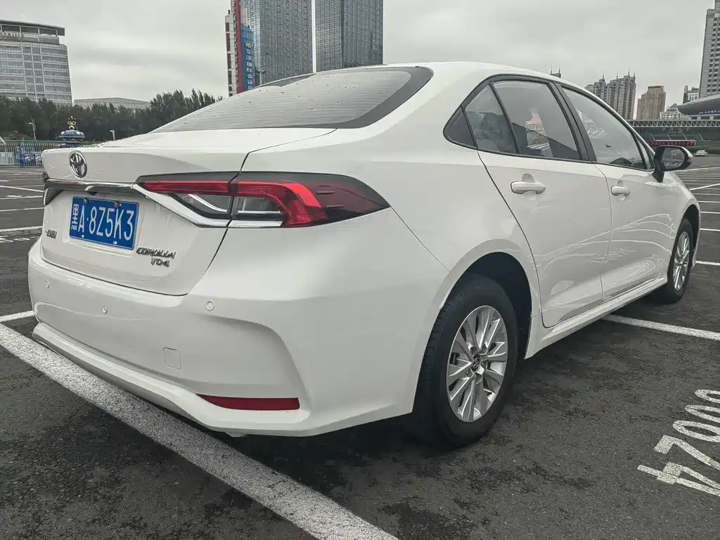 Toyota Corolla — фото 4