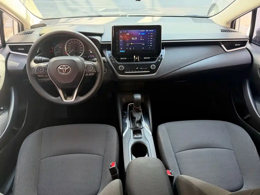 Toyota Corolla — фото 9